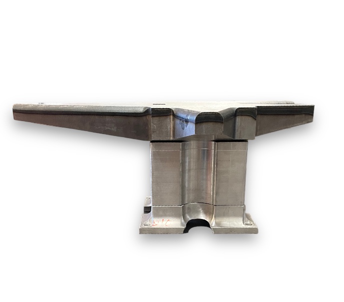 Colleoni Incudine Acciaio con basamento in Alluminio Grande_1